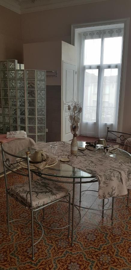 Bed and Breakfast Chez Dédou et Madou Florensac Esterno foto